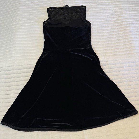 My Michelle Women's Sleeveless Black Velvet Dress Size Medium - Picture 2 of 4